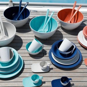 INSALATIERA IN MELAMINA CON POSATE SUMMER – CORAL - immagine 2